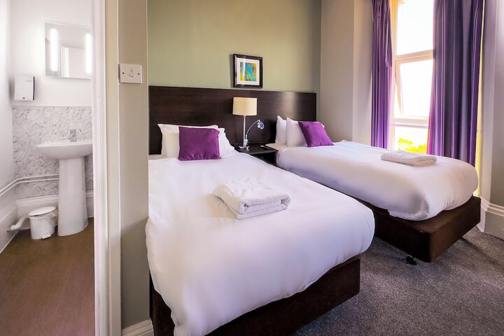 Room 10 of 41
