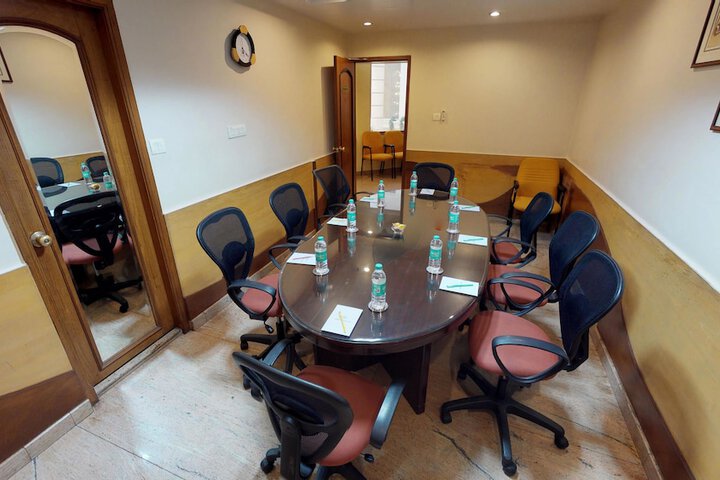 Business Center 25 of 27