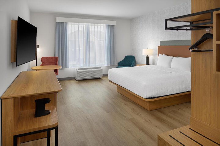 Room 8 of 34