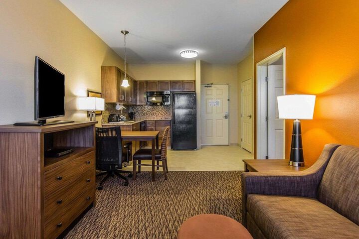 Room 9 of 26