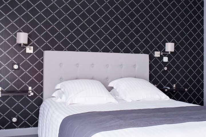 Room 11 of 28