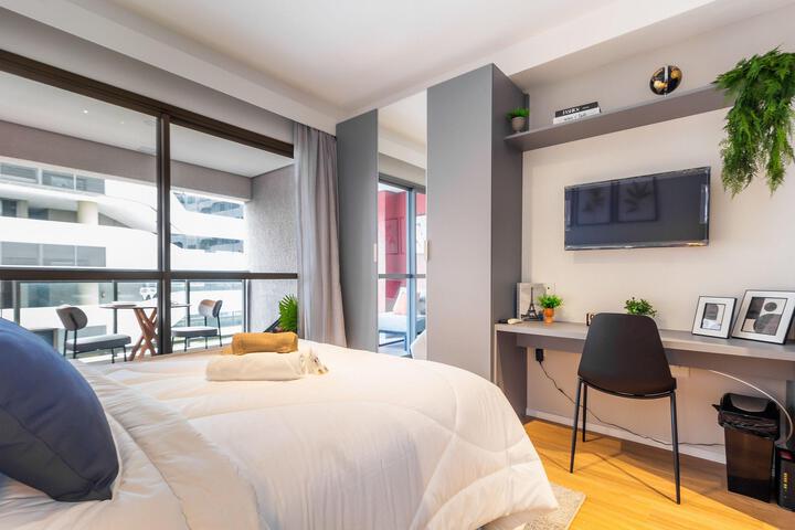 Room 5 of 17
