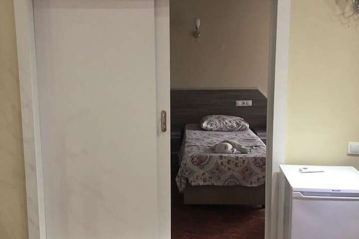 Room 19 of 28