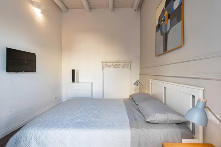 Room 5 of 8
