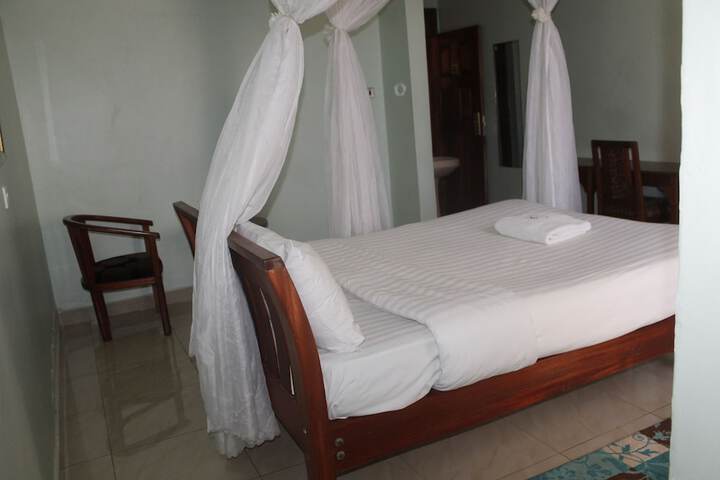 Room 14 of 40