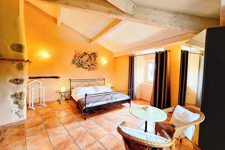 Room 3 of 42