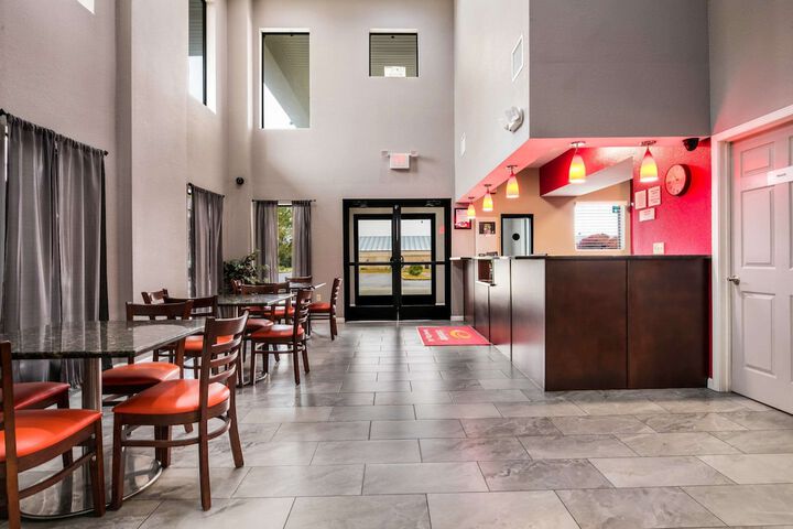 Hotel Interior 4 of 34