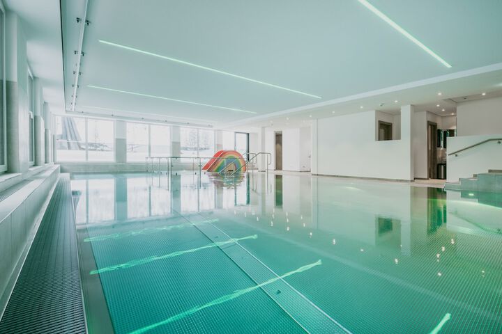 Pool 90 of 200