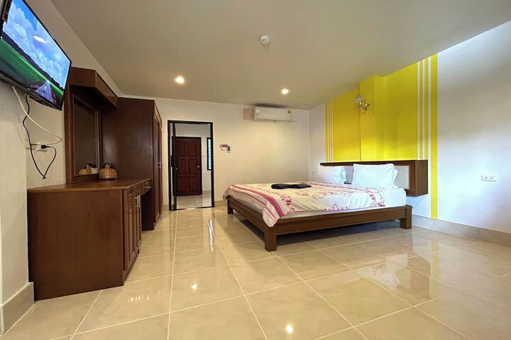Room 13 of 31