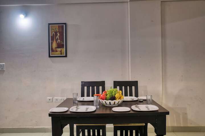Room 9 of 15