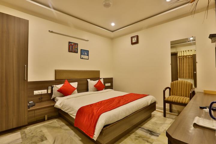 Room 16 of 24