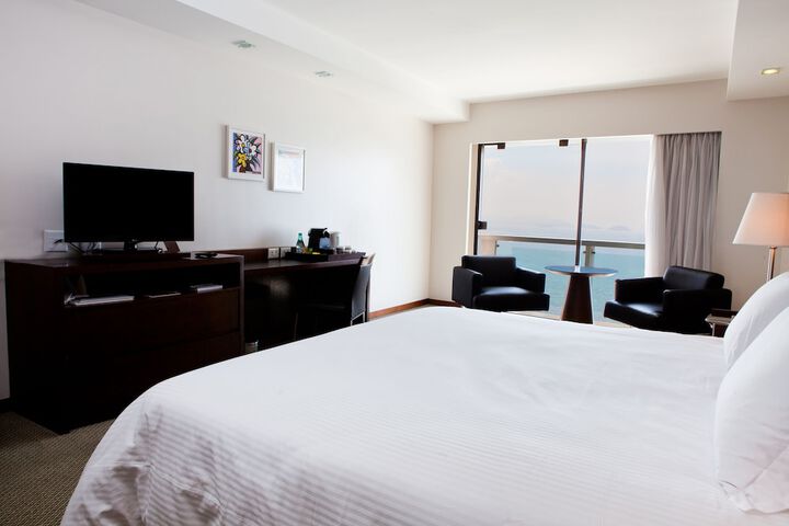 Room 16 of 125