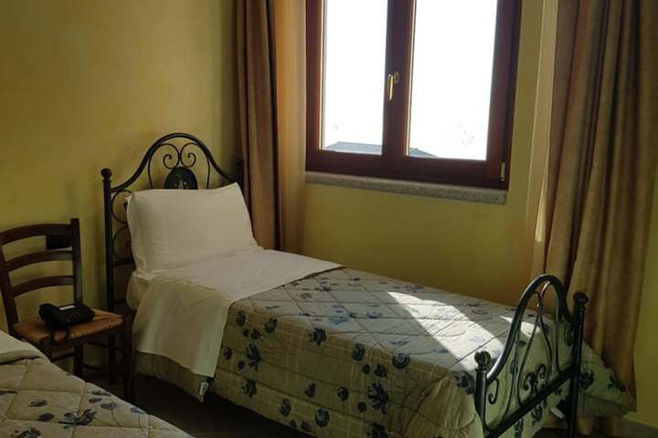 Room 9 of 44