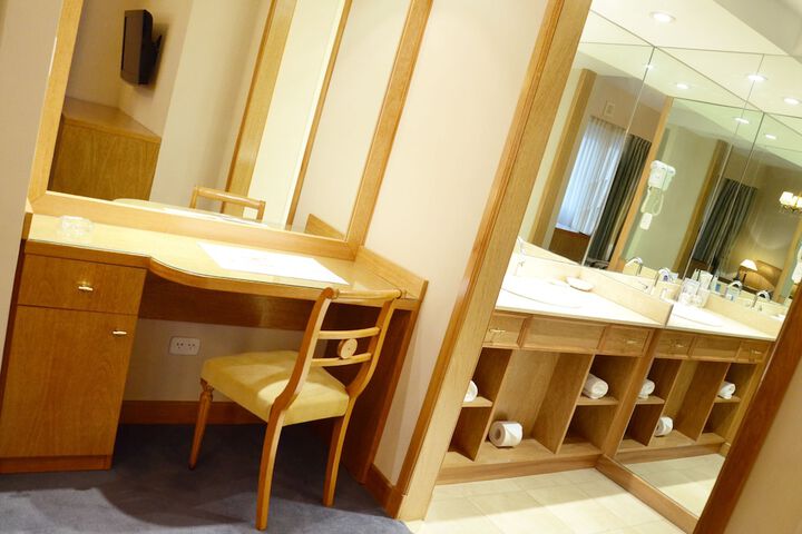 Room 10 of 43