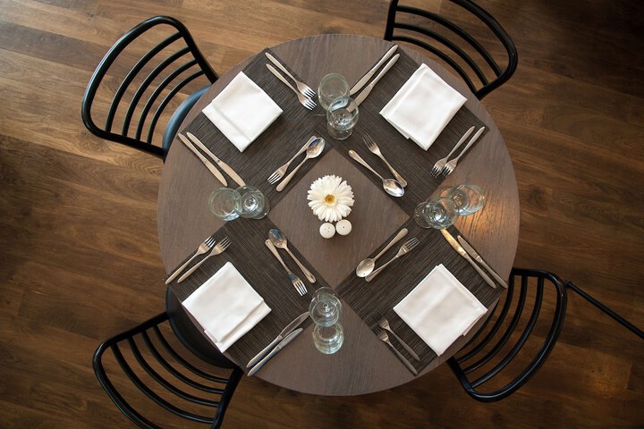 Dining 55 of 103