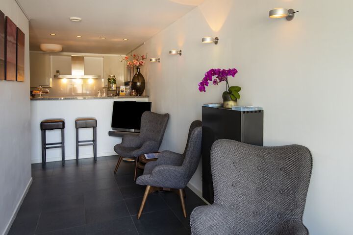 Lounge 58 of 71
