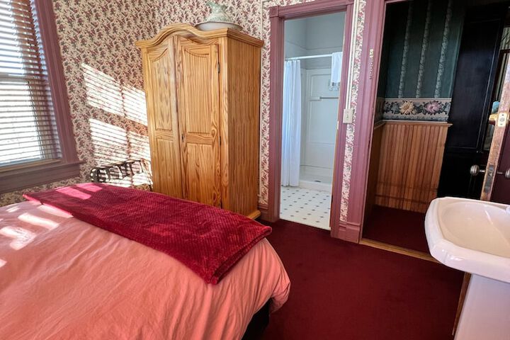 Room 37 of 91
