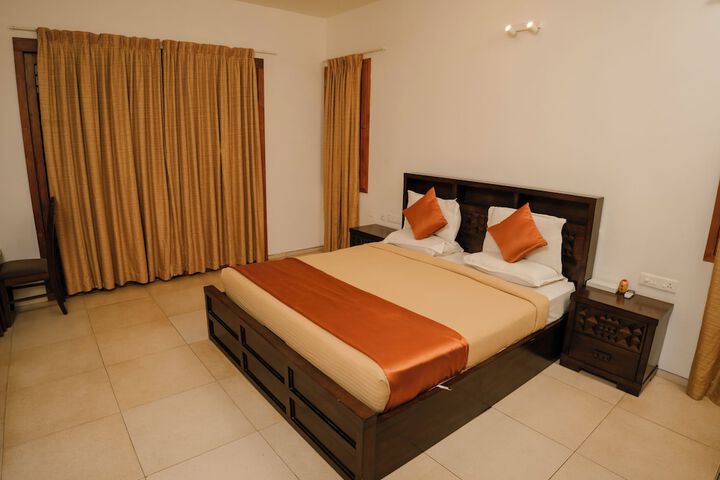 Room 43 of 147