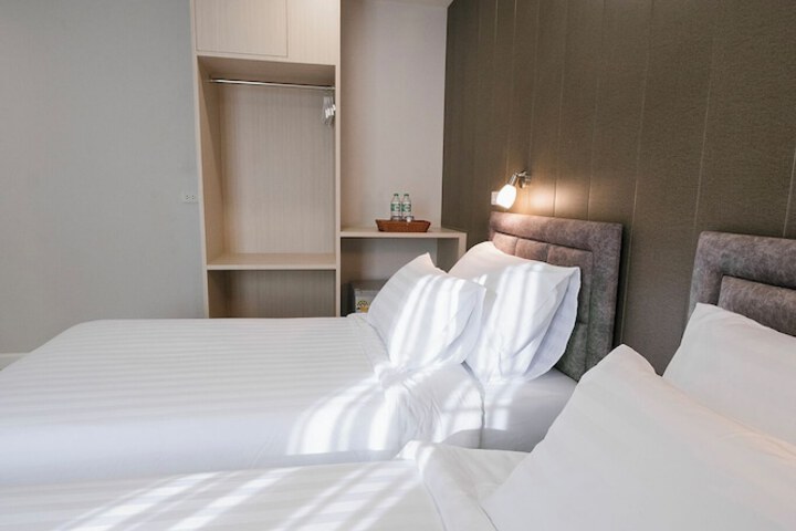 Room 14 of 32