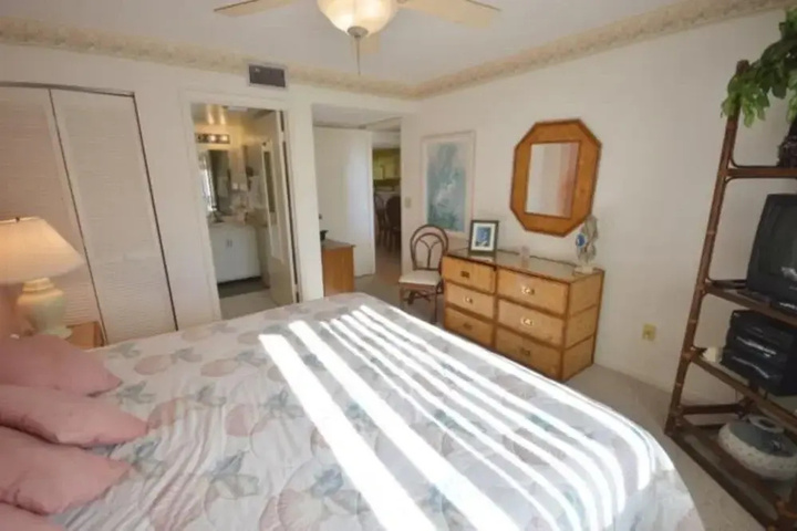 Room 3 of 12
