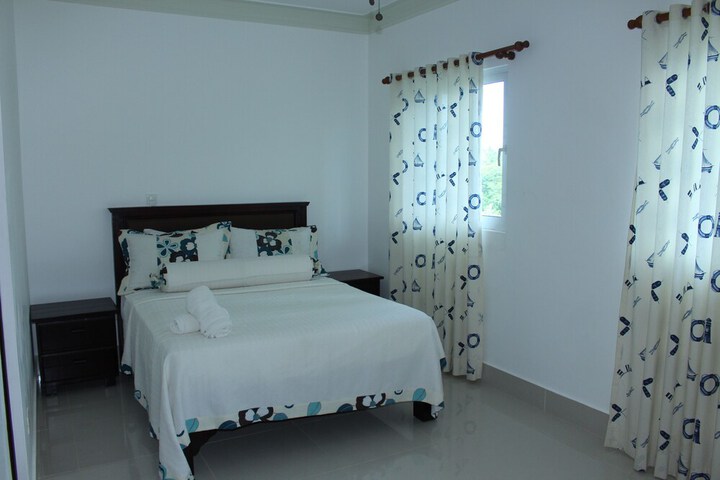 Room 6 of 10