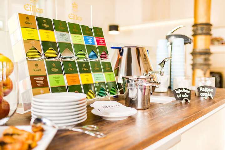 Breakfast/Coffee Service 37 of 44