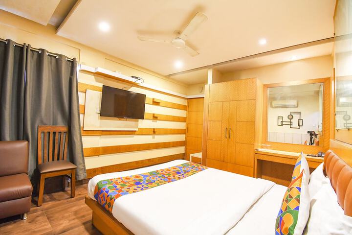 Room 10 of 24
