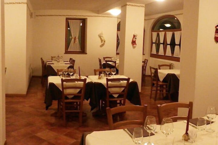 Dining 24 of 69