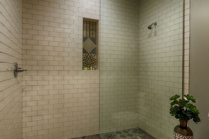 Bathroom shower