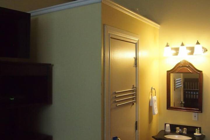 Room 27 of 39