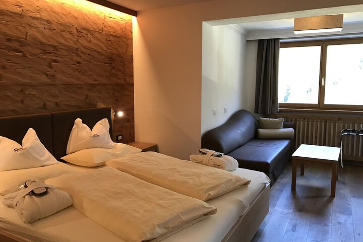 Room 8 of 107