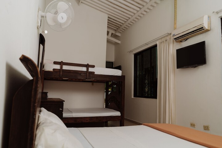 Room 14 of 62