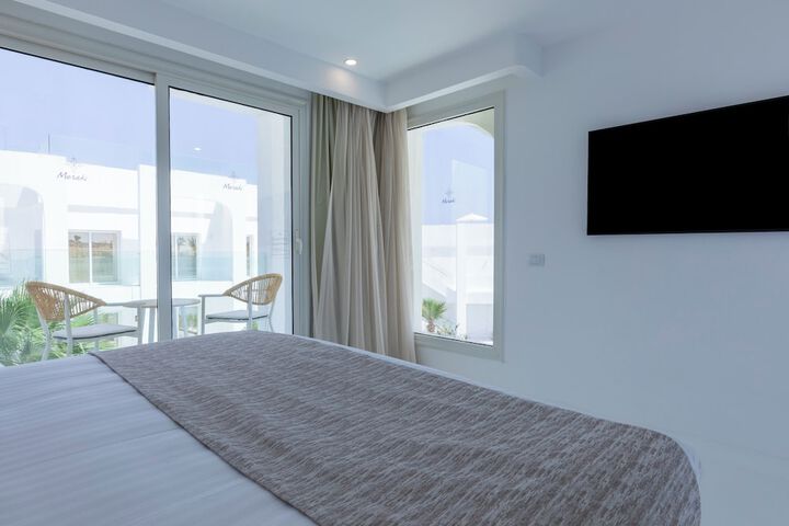 Room 18 of 74