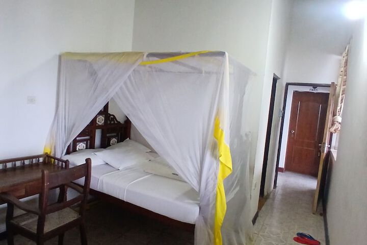 Room 9 of 39