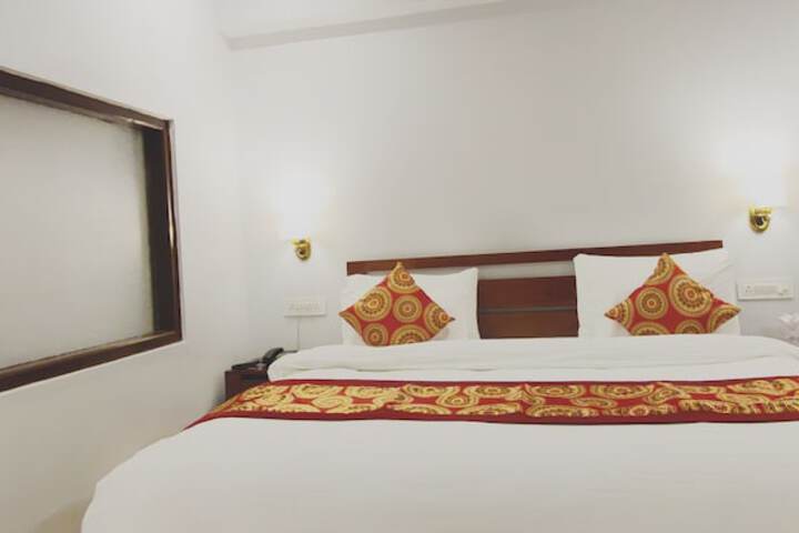 Room 4 of 17