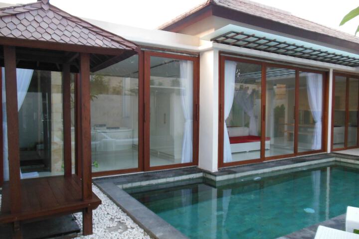 Hotel with Pool