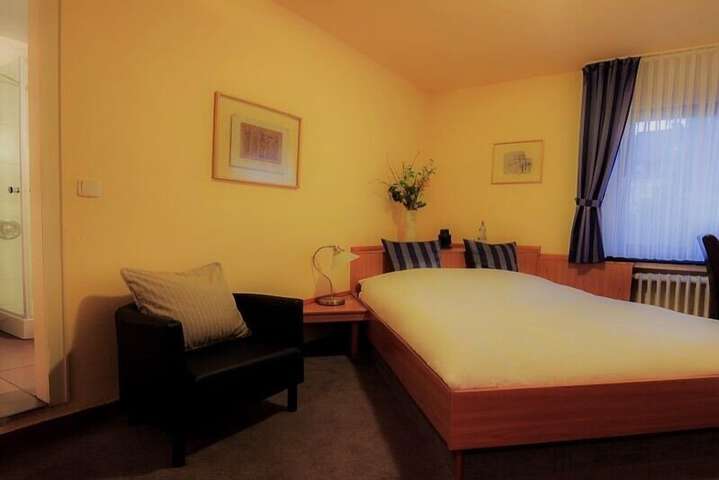 Room 12 of 35