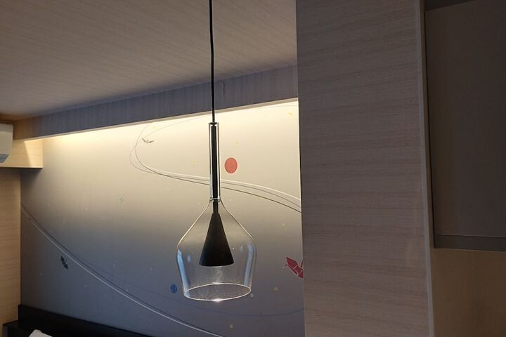 Room 3 of 28