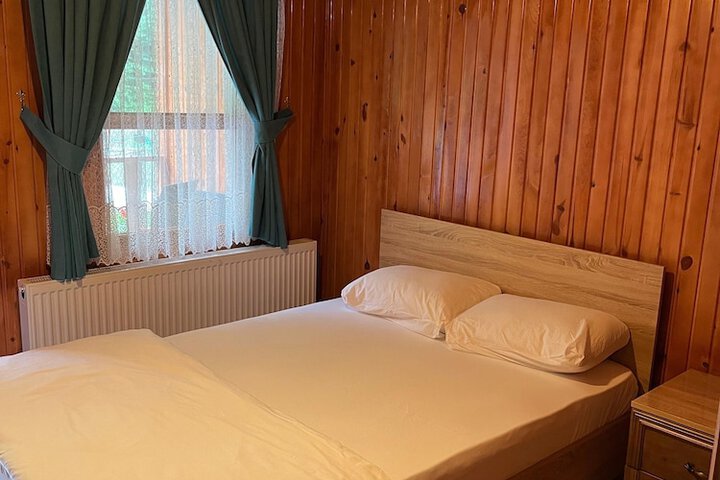 Room 4 of 13