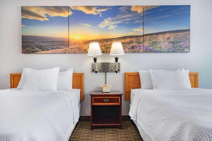 2 Double Beds (7 of 8)
