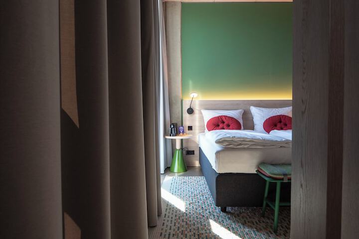 Room 12 of 53