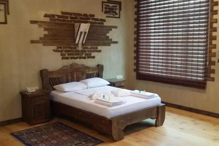 Room 2 of 11