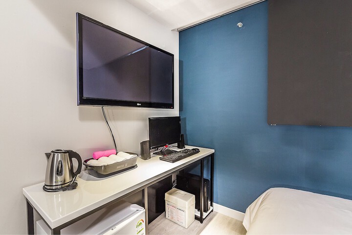 Room 5 of 21