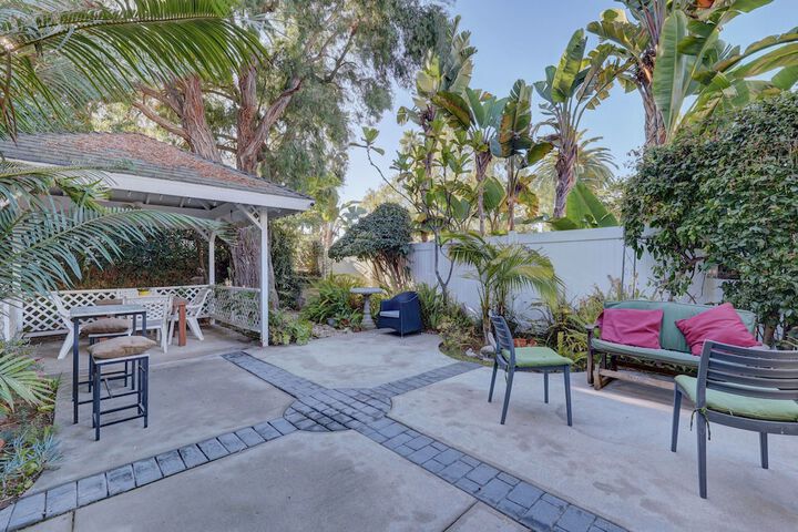 Hotel Exterior 125 of 135