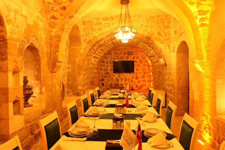 Dining 105 of 158