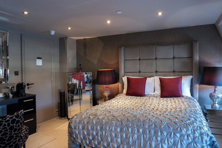 Room 34 of 75