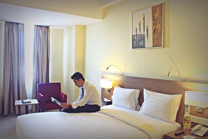 Room 5 of 49
