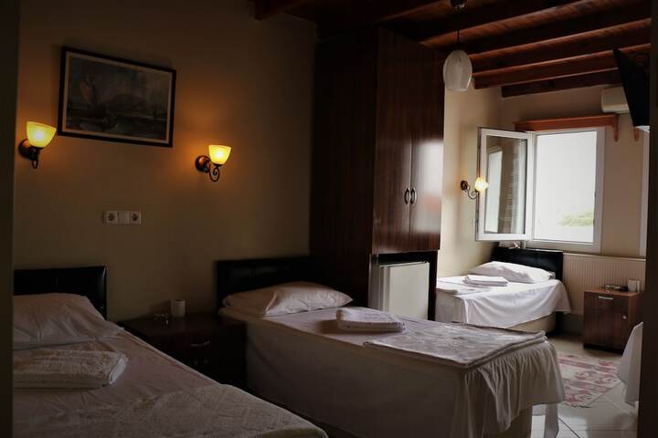 Room 6 of 30