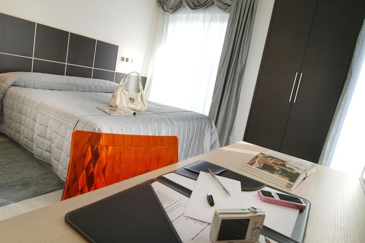 Room 5 of 33