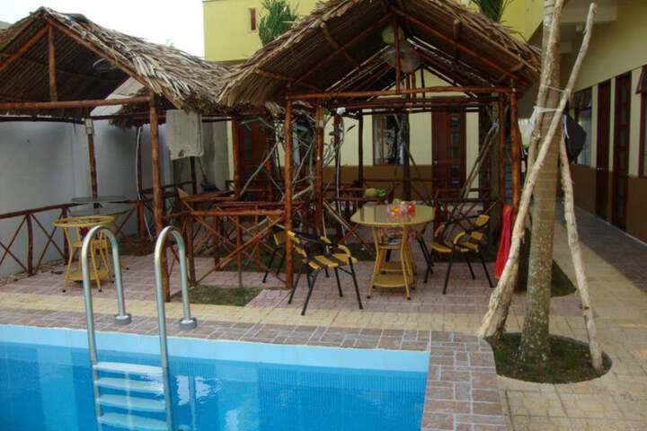 Pool Hotel